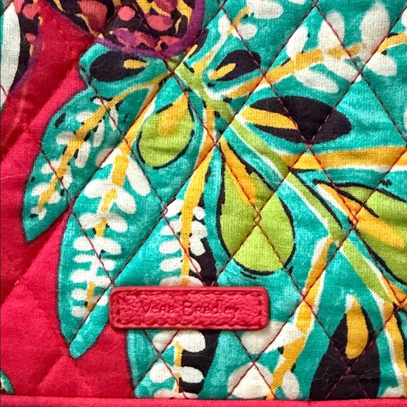 Vera Bradley Hot Pink quilted crossbody bag - Picture 2 of 6